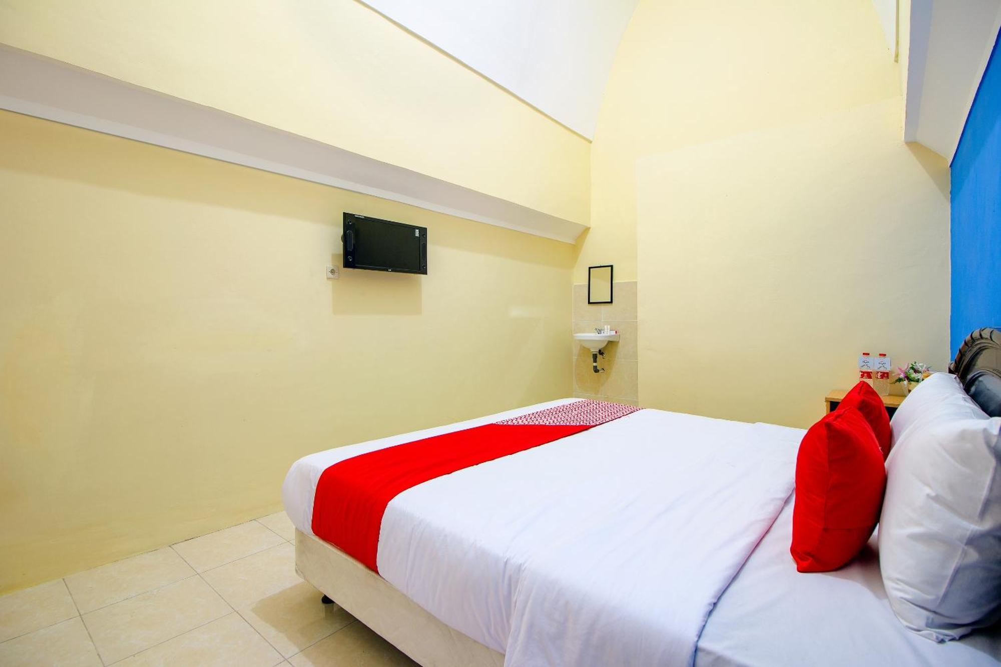 Oyo Life 1643 Grand Monica Ξενοδοχείο Maguwo Εξωτερικό φωτογραφία