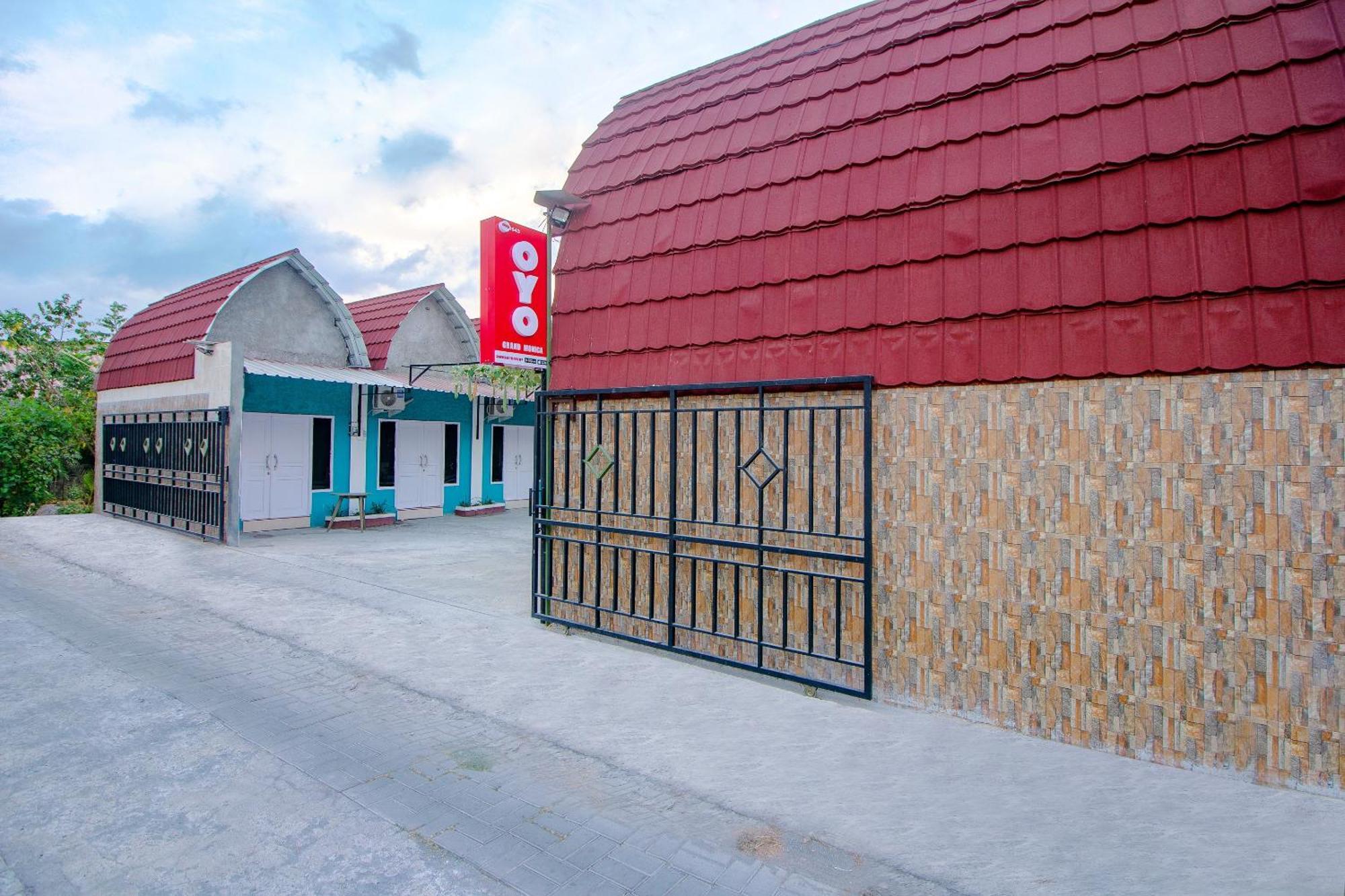 Oyo Life 1643 Grand Monica Ξενοδοχείο Maguwo Εξωτερικό φωτογραφία
