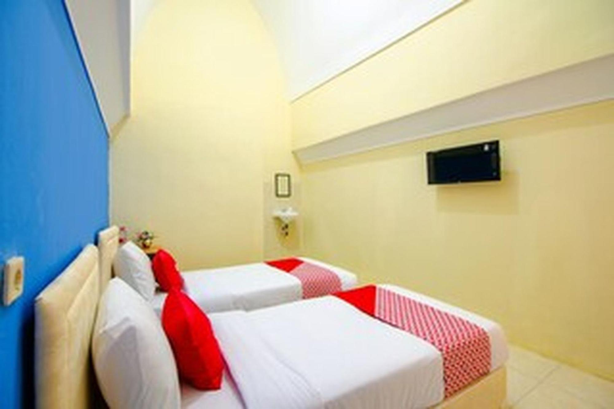 Oyo Life 1643 Grand Monica Ξενοδοχείο Maguwo Εξωτερικό φωτογραφία